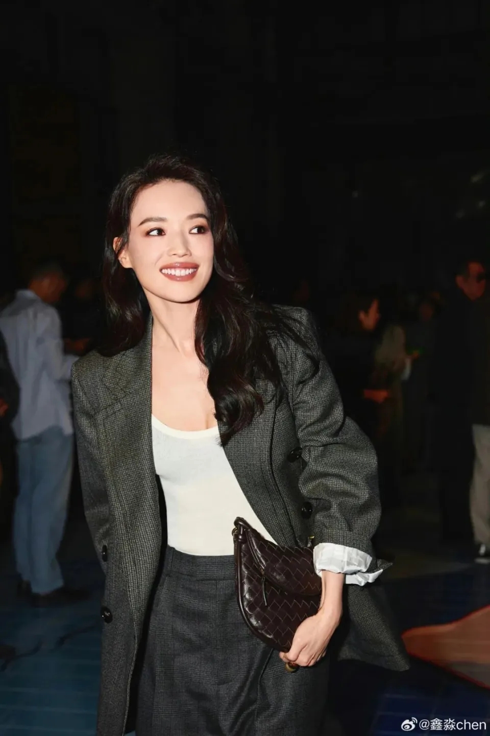 这一次,她不再被世人原谅。“女人的一生可以传奇到什么程度?