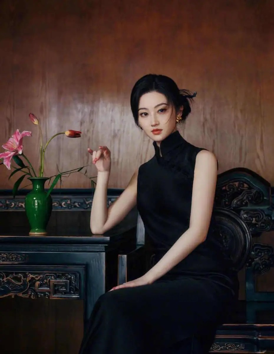 汪小菲忙完婚礼立刻直播,疑似经济状况不佳,致谢文字影射大S